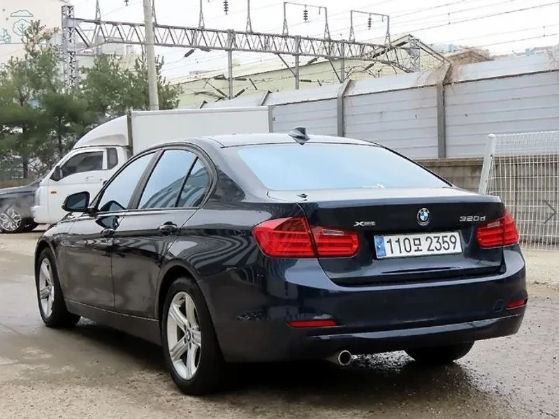 BMW 320 d xDrive - САМО 30% АВАНС, снимка 4 - Автомобили и джипове - 56016282