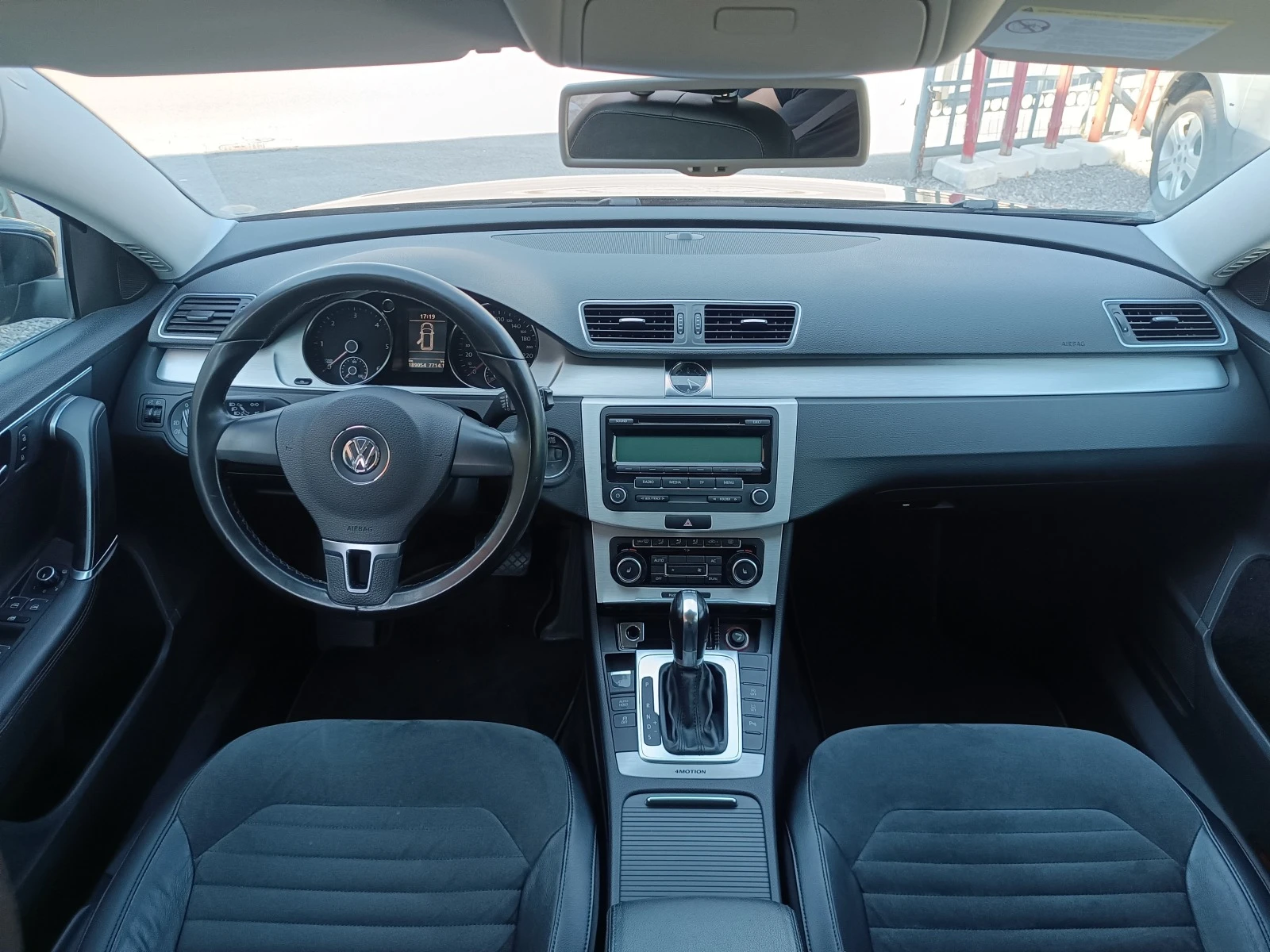 VW Passat 2.0 TDI 4MOTION - изображение 9