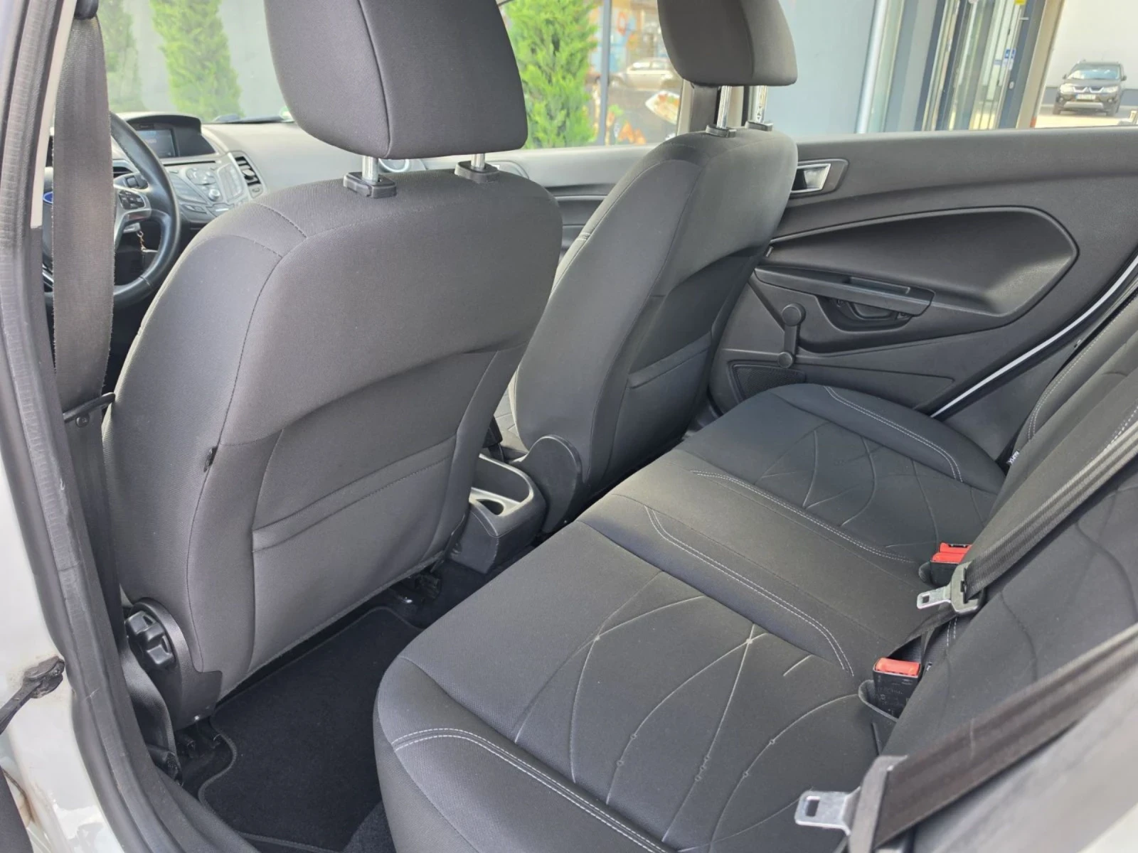 Ford Fiesta 1.6 / 95 к.с. EURO  5, снимка 10 - Автомобили и джипове - 51289035