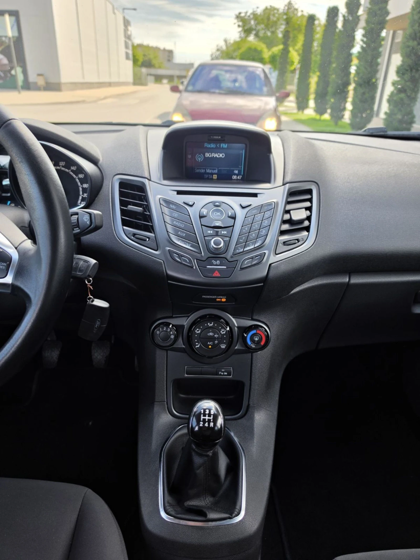 Ford Fiesta 1.6 / 95 к.с. EURO  5, снимка 9 - Автомобили и джипове - 51289035