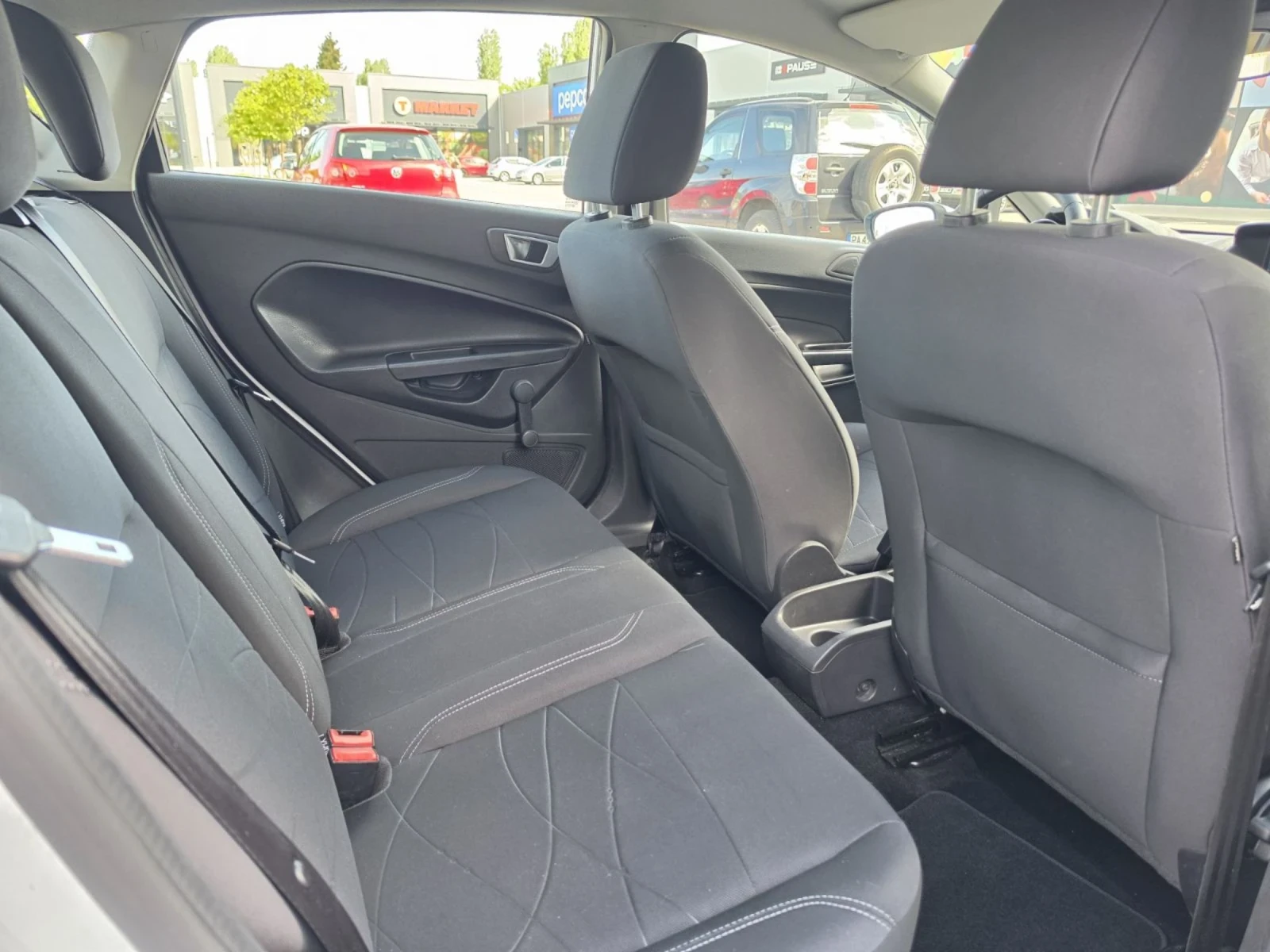 Ford Fiesta 1.6 / 95 к.с. EURO  5, снимка 14 - Автомобили и джипове - 51289035