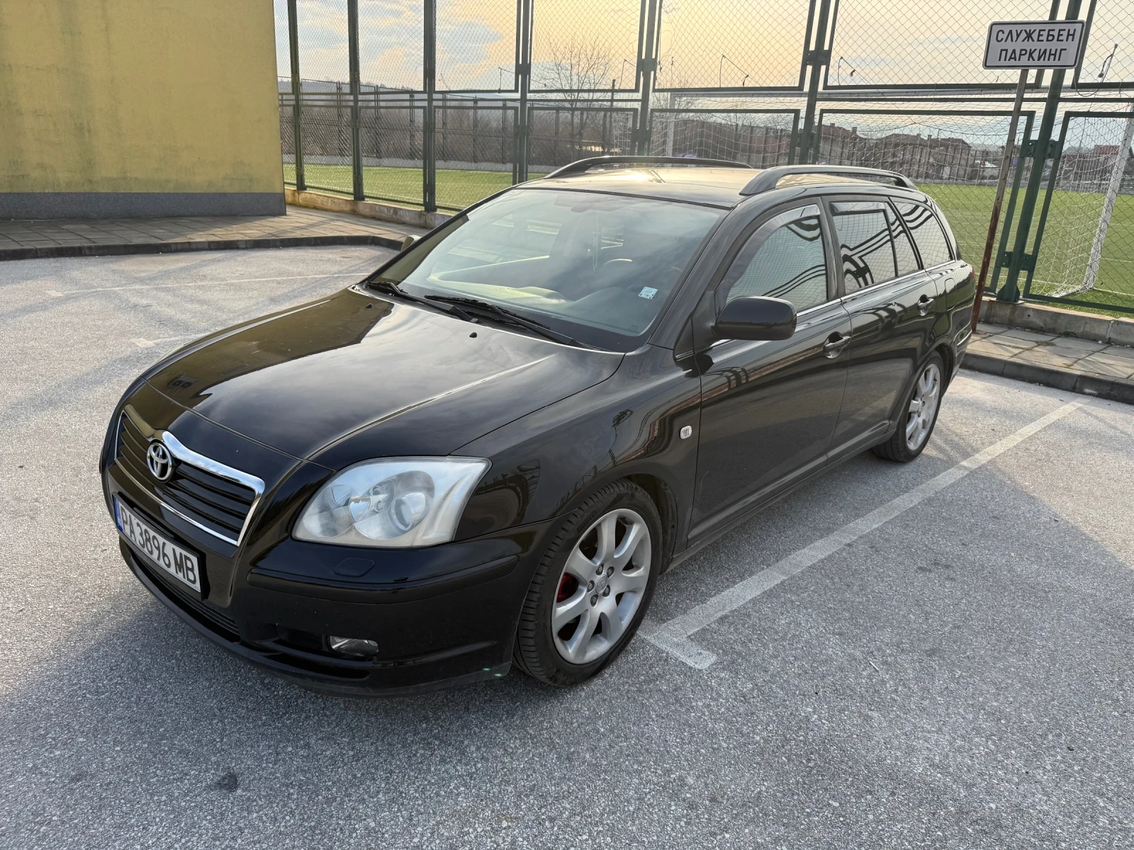 Toyota Avensis 2.0 Бензин, снимка 3 - Автомобили и джипове - 53712320
