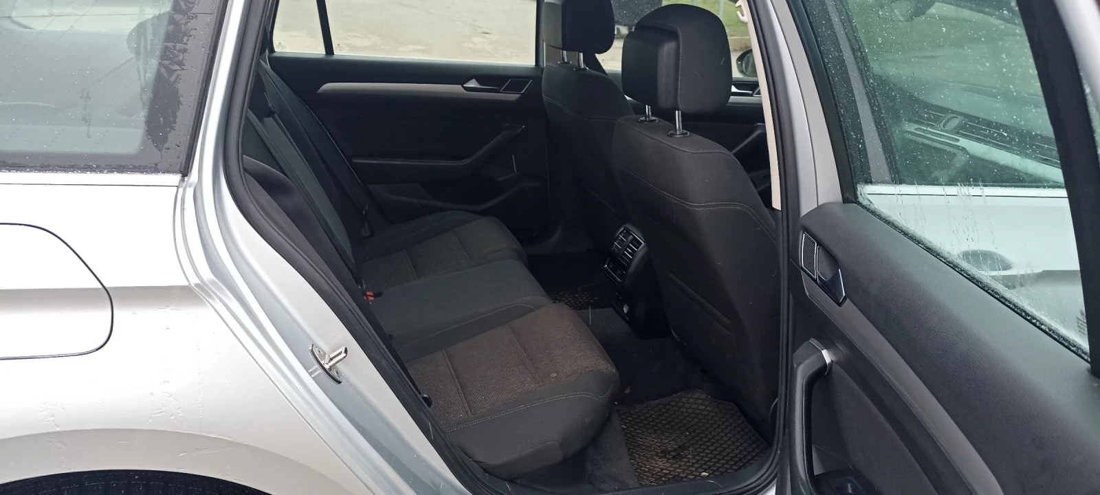 VW Passat 2.0 TDI  150k.c.  DSG  360* партроник, снимка 15 - Автомобили и джипове - 53852235