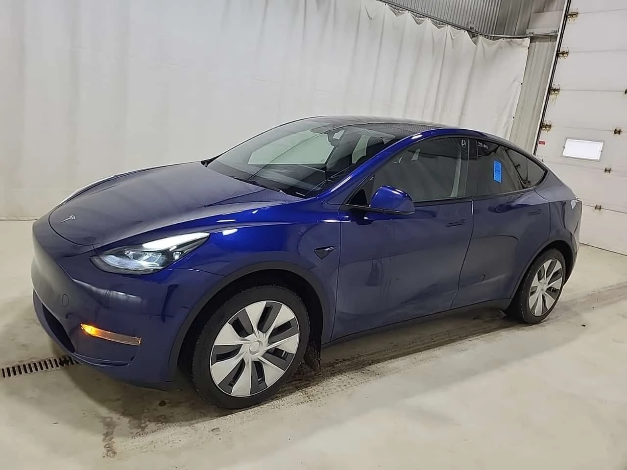 Tesla Model Y * RWD * CARFAX * LONG RANGE * 