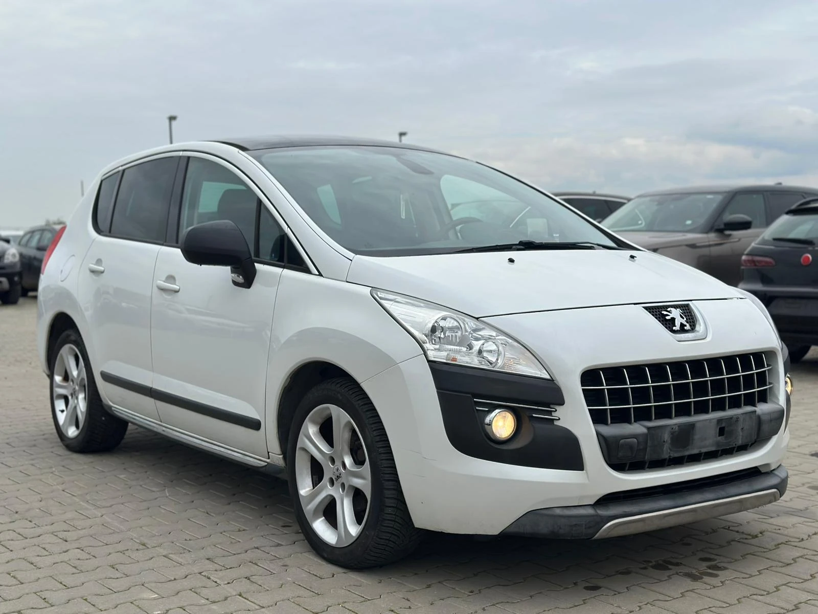 Peugeot 3008 / 1.6 HDI / HEAD-UP / PANO / , снимка 7 - Автомобили и джипове - 54219325