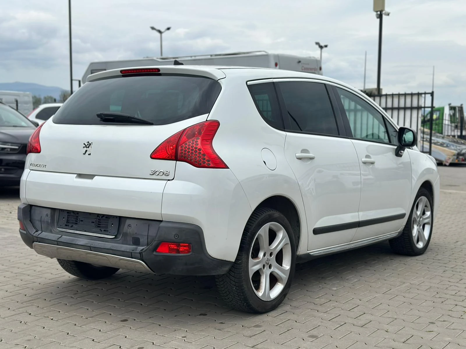 Peugeot 3008 / 1.6 HDI / HEAD-UP / PANO / , снимка 5 - Автомобили и джипове - 54219325