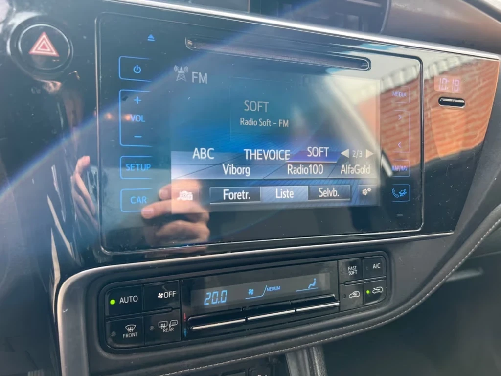 Toyota Auris 1.2 benzin 116ps DK, снимка 5 - Автомобили и джипове - 54242152