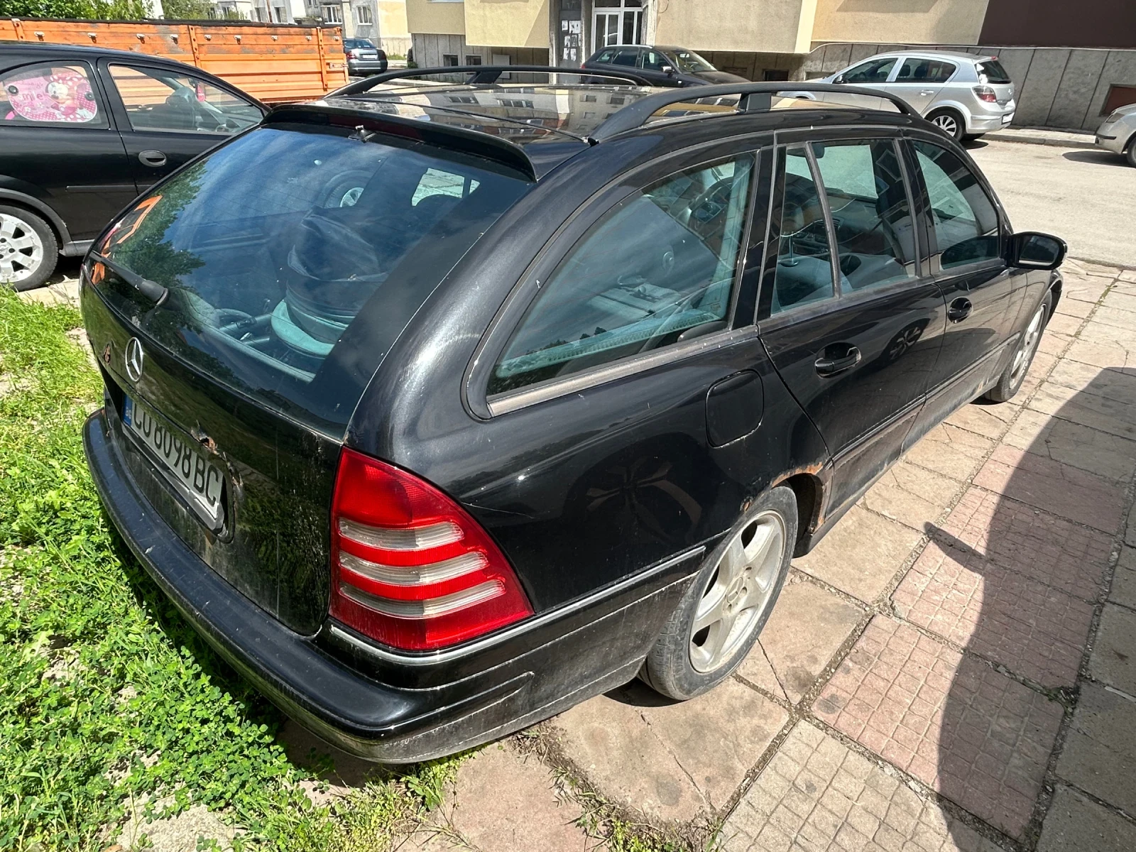 Mercedes-Benz C 220, снимка 3 - Автомобили и джипове - 54771701