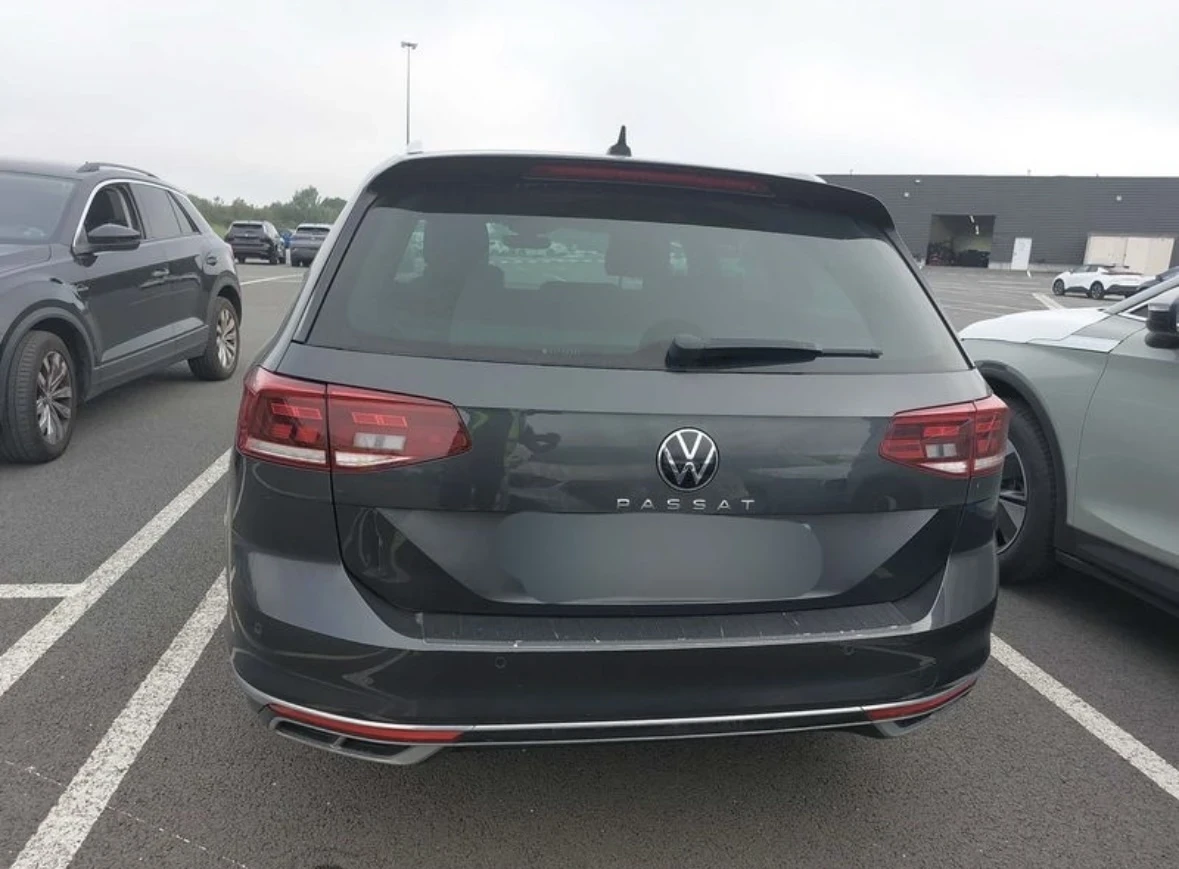 VW Passat 2.0TDI* R-LINE* Digital* Камера, снимка 5 - Автомобили и джипове - 55266238
