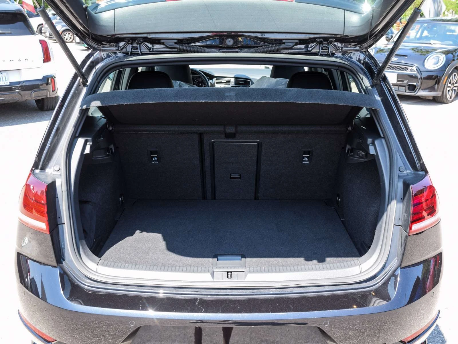 VW Golf R / 1 Собственик / 4х4 / ЦЕНА до БГ, снимка 7 - Автомобили и джипове - 55491893