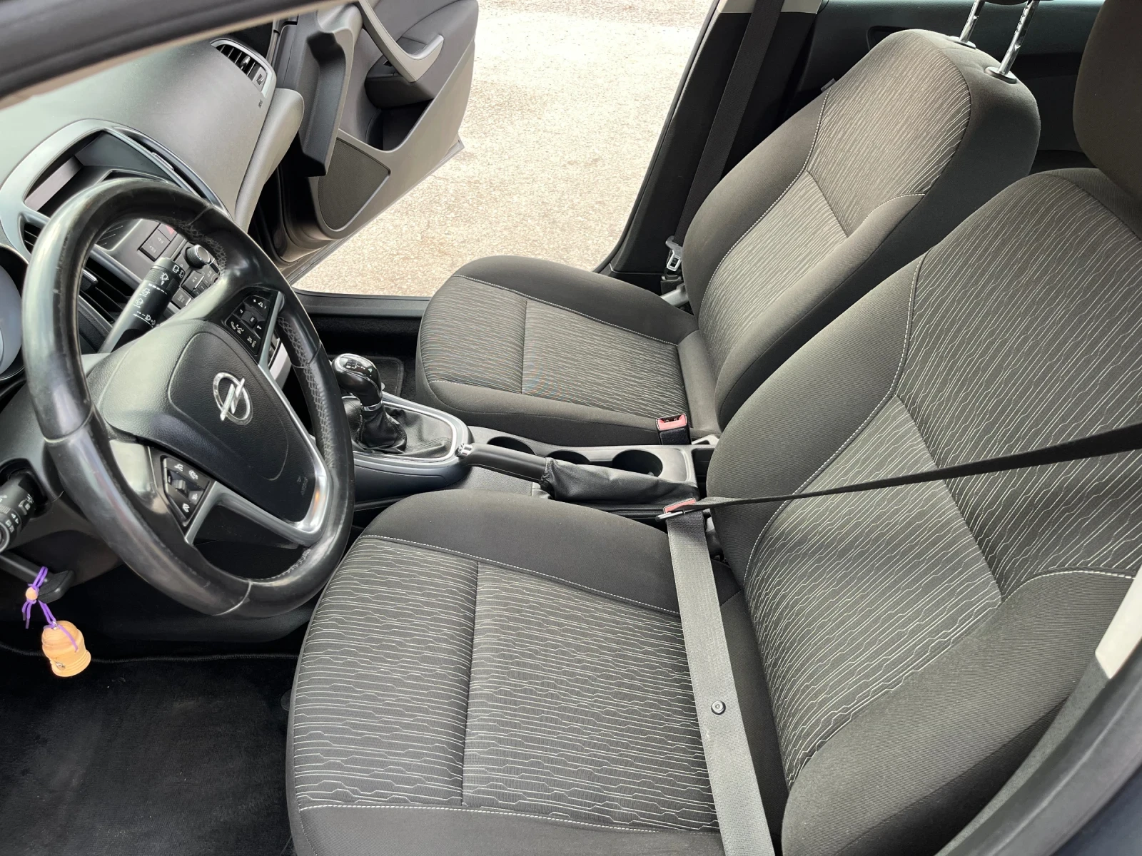 Opel Astra J 1.4T, снимка 5 - Автомобили и джипове - 55767622