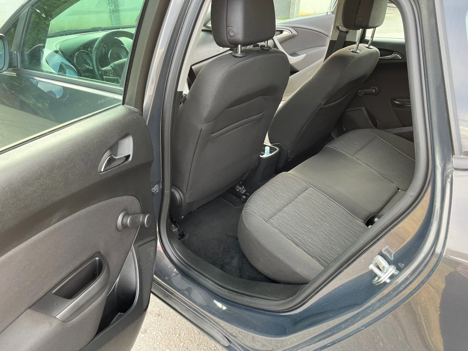 Opel Astra J 1.4T, снимка 6 - Автомобили и джипове - 55767622