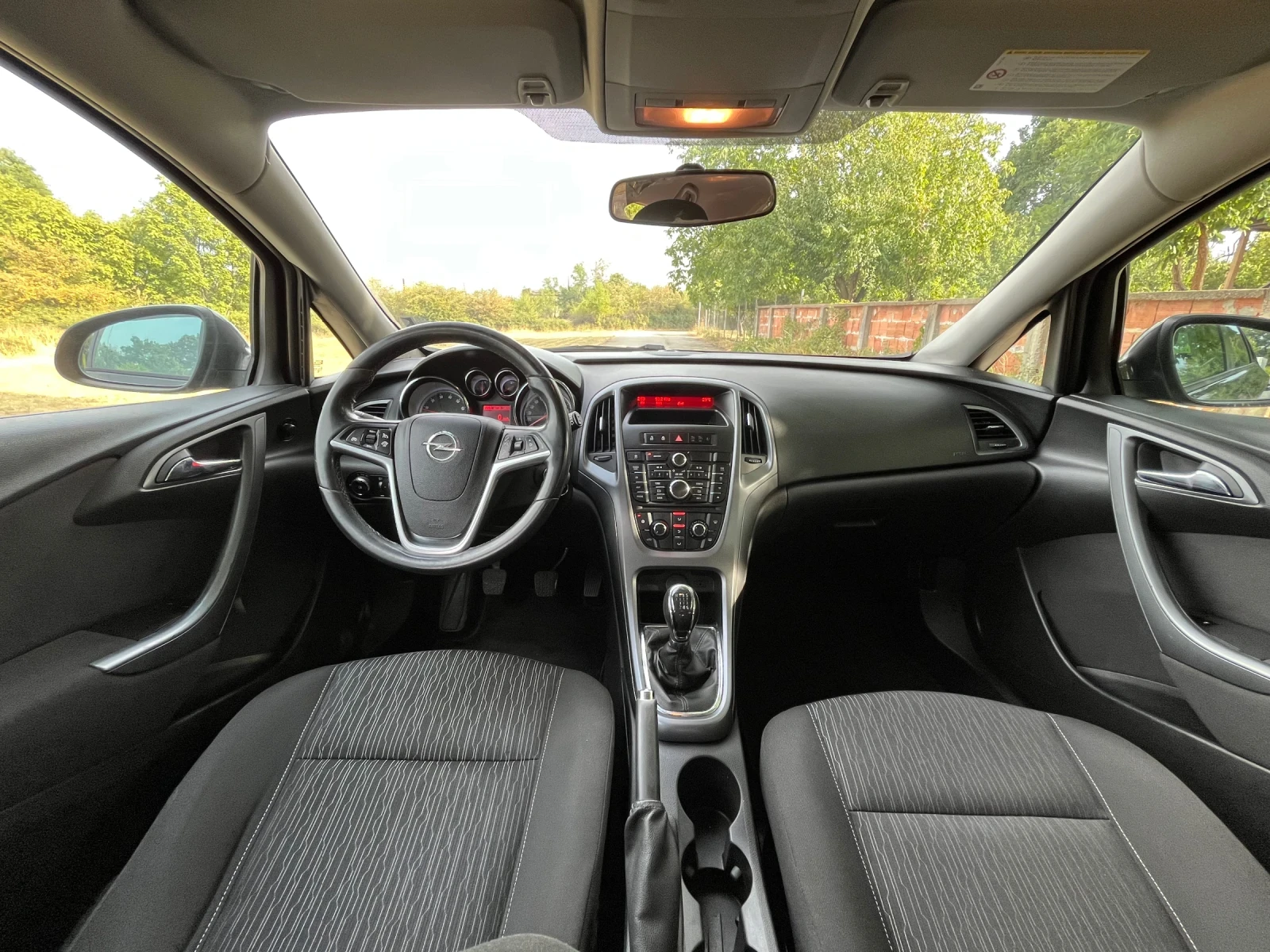 Opel Astra J 1.4T, снимка 11 - Автомобили и джипове - 55767622