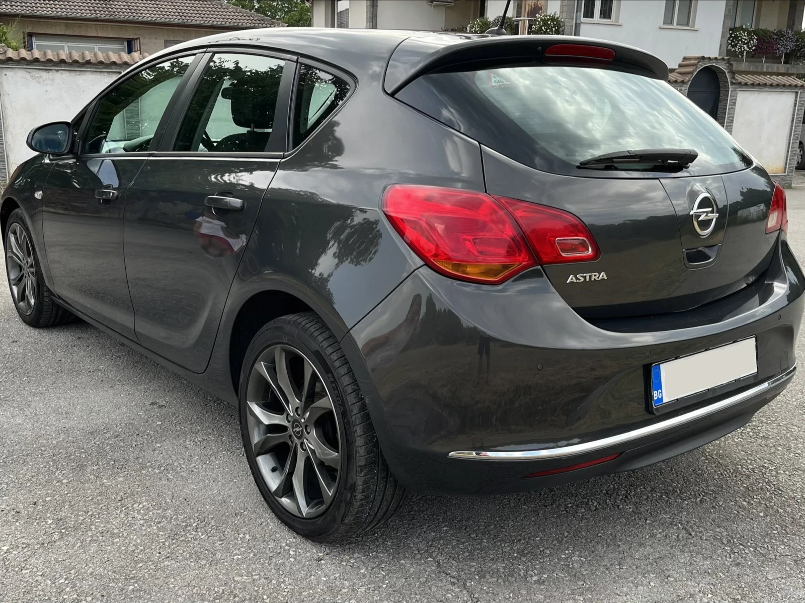Opel Astra J 1.4T, снимка 3 - Автомобили и джипове - 55767622
