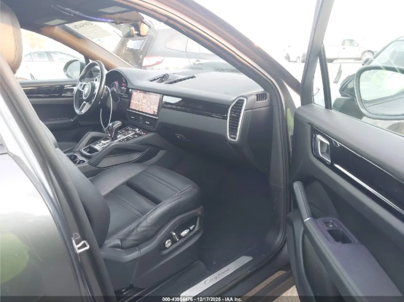 Porsche Cayenne COUPE* AWD* ПОДГРЕВ* BOSE* PANO, снимка 5 - Автомобили и джипове - 53236366