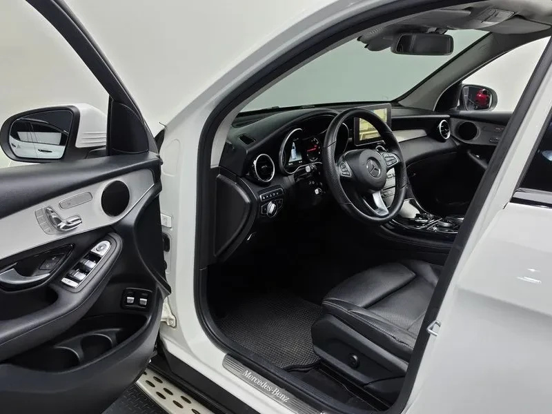 Mercedes-Benz GLC 350 E 4Matic Premium, снимка 9 - Автомобили и джипове - 56369804
