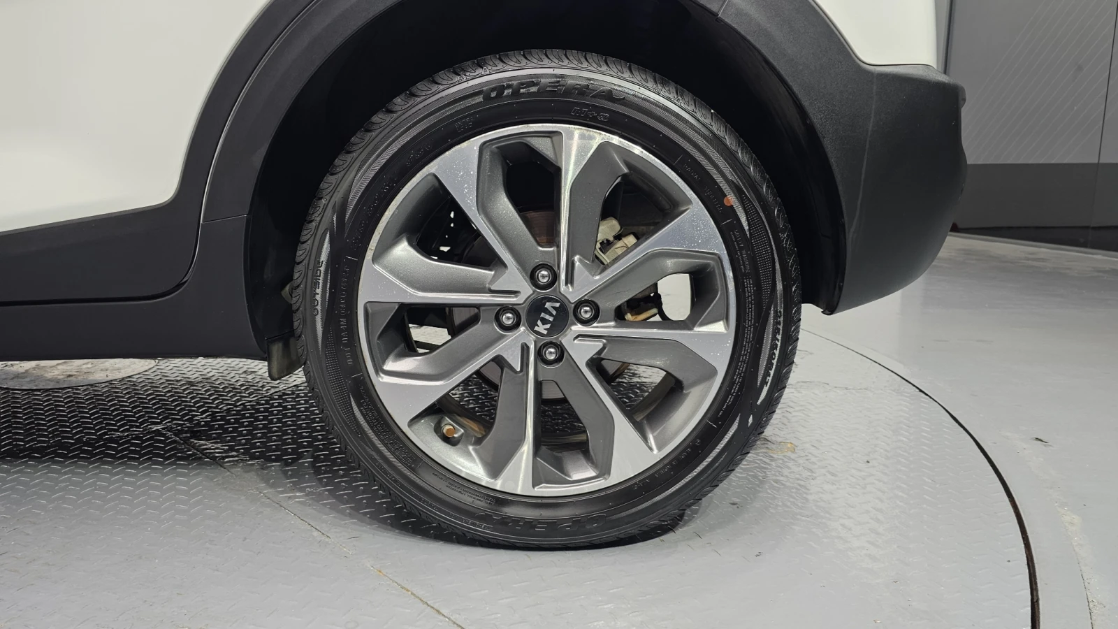 Kia Stonic 1.6 Prestige autogeorge.com, снимка 5 - Автомобили и джипове - 54136537