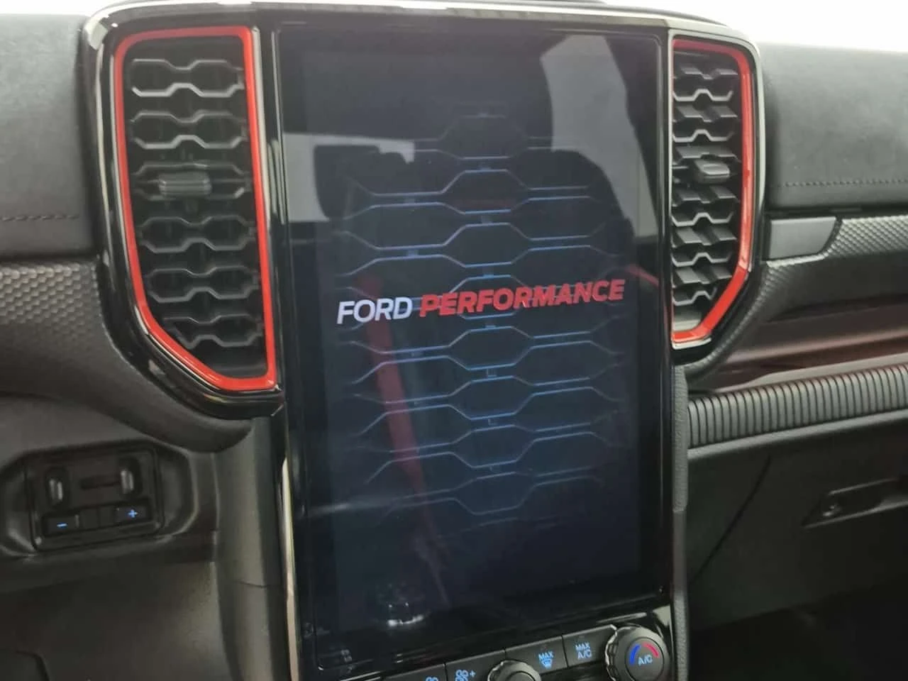 Ford Ranger * RAPTOR CREW CAB SHORT BED* 2 КЛЮЧА* ПОДГРЕВ* , снимка 11 - Автомобили и джипове - 54136276