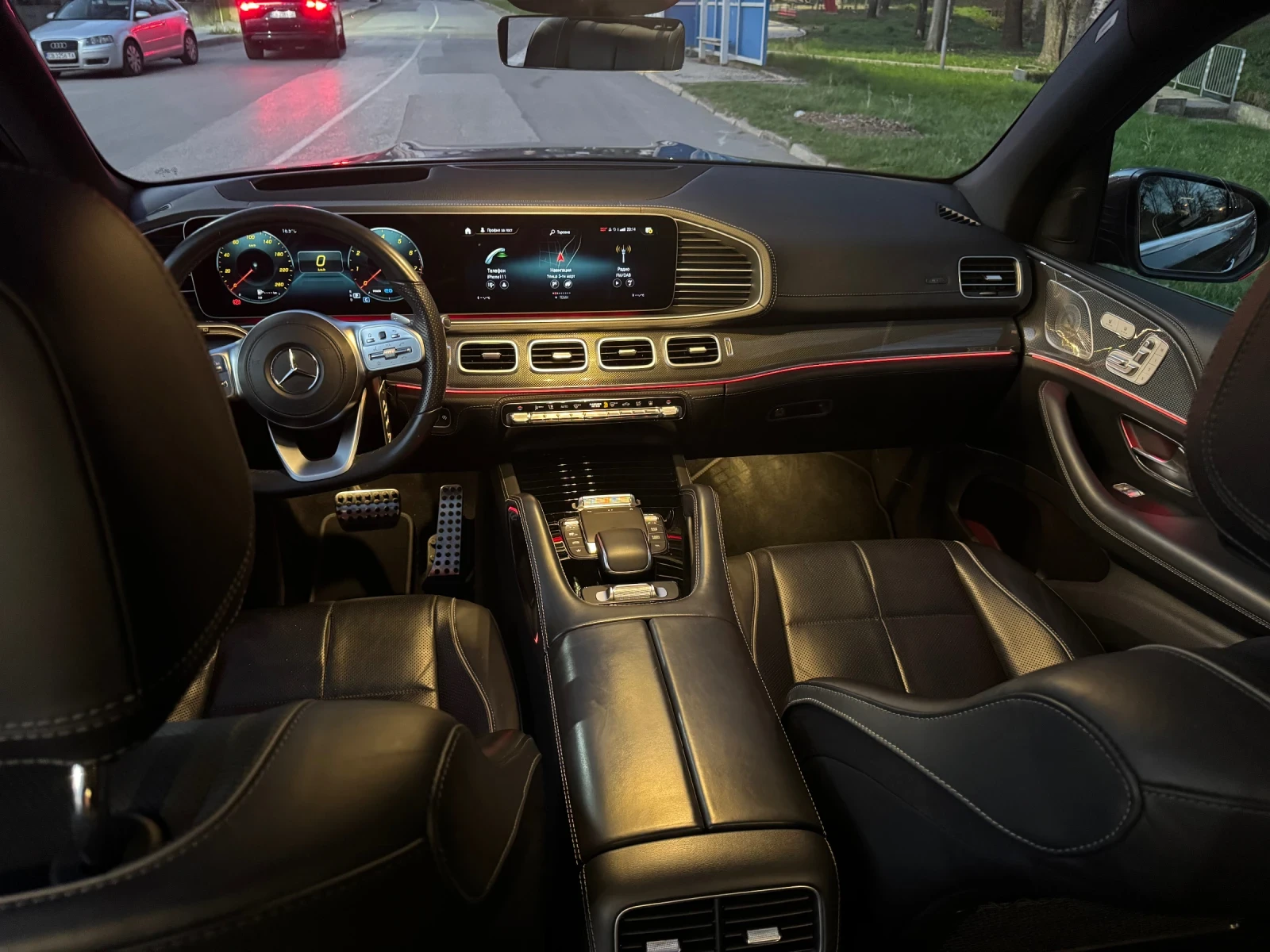 Mercedes-Benz GLS580 4MATIC AMG Line   V8 / FULL / ЛИЗИНГ БЕЗ ДОХОДИ, снимка 13 - Автомобили и джипове - 54207758