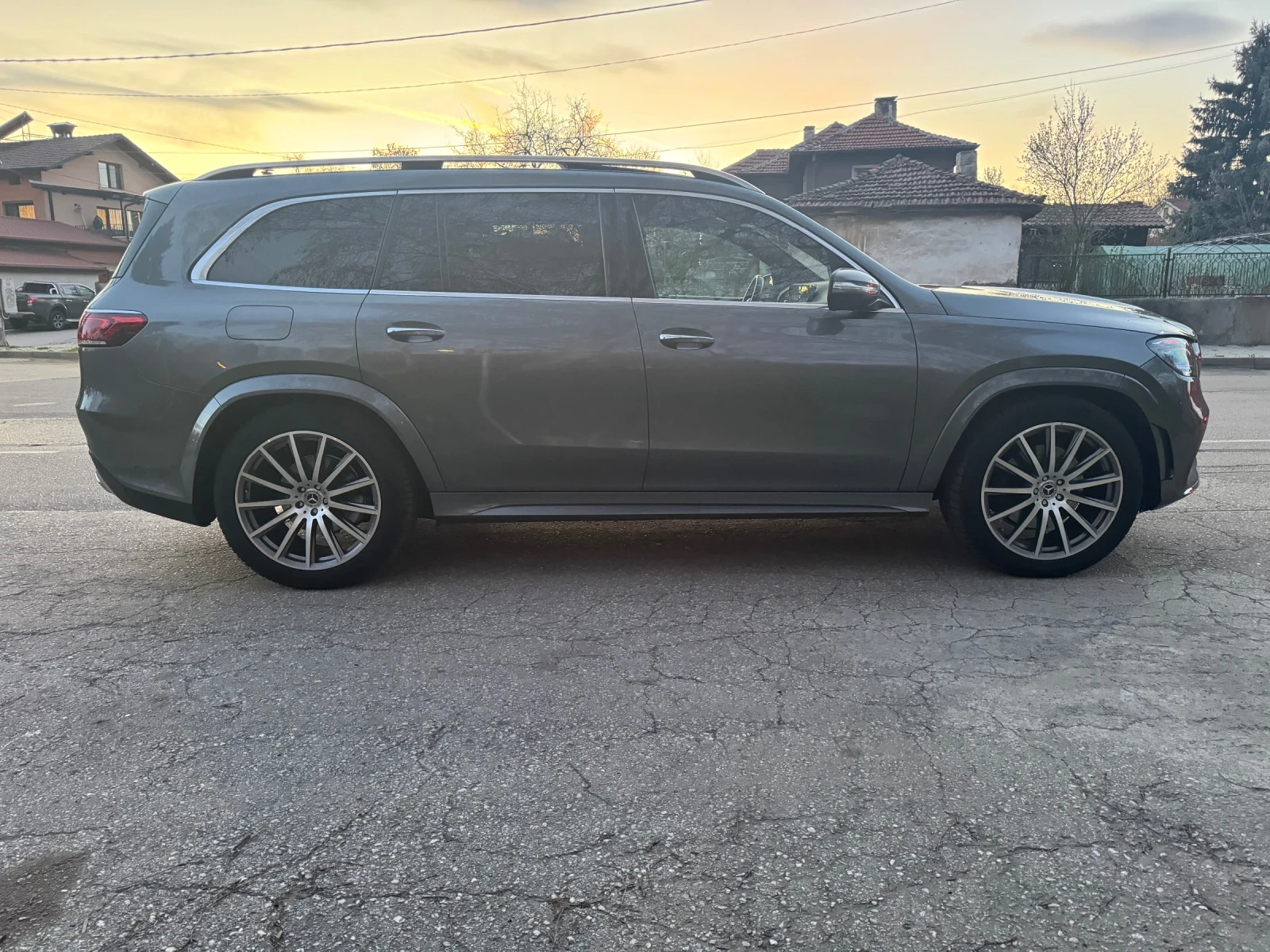 Mercedes-Benz GLS580 4MATIC AMG Line   V8 / FULL / ЛИЗИНГ БЕЗ ДОХОДИ, снимка 7 - Автомобили и джипове - 54207758