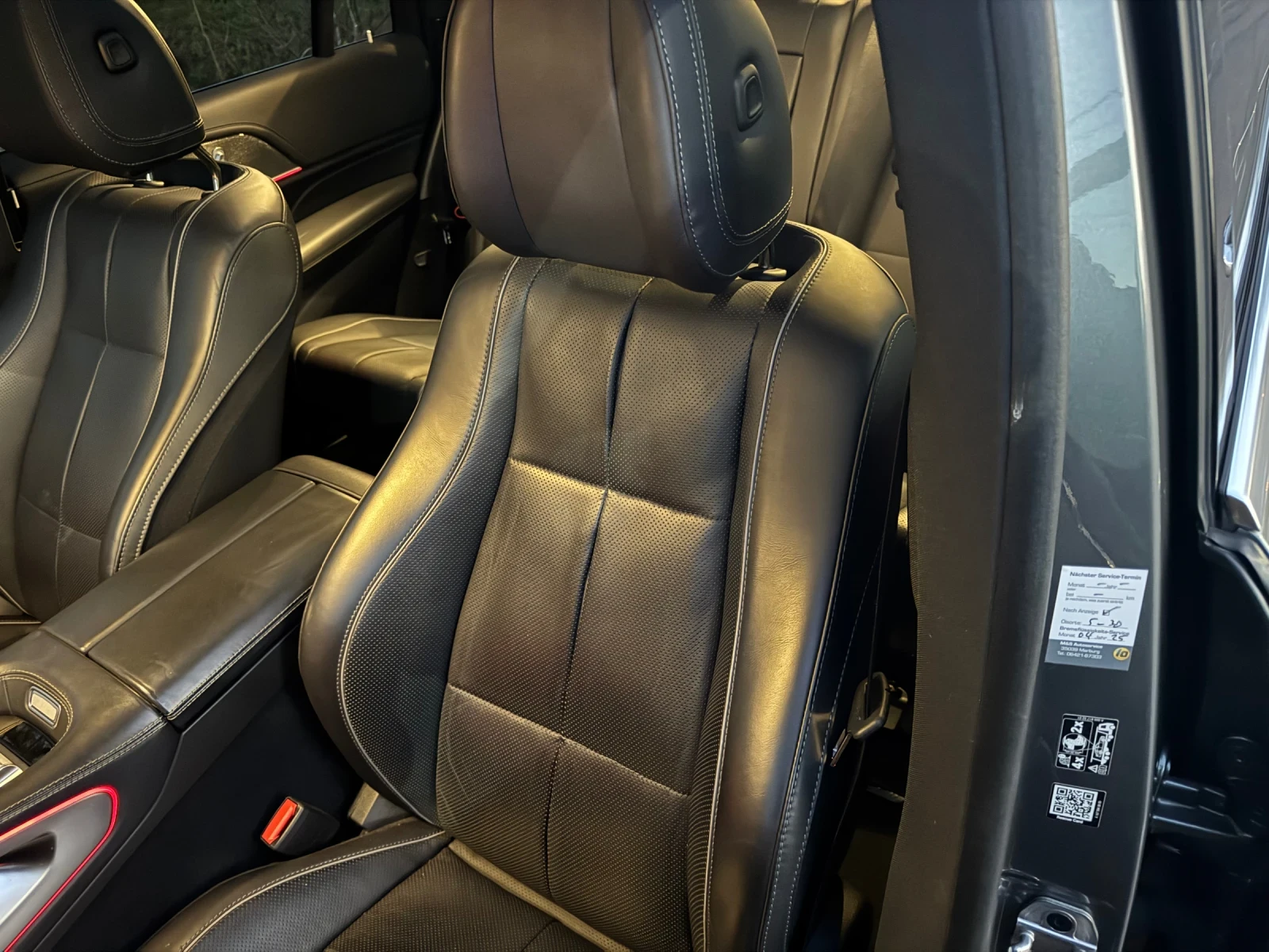 Mercedes-Benz GLS580 4MATIC AMG Line   V8 / FULL / ЛИЗИНГ БЕЗ ДОХОДИ, снимка 11 - Автомобили и джипове - 54207758