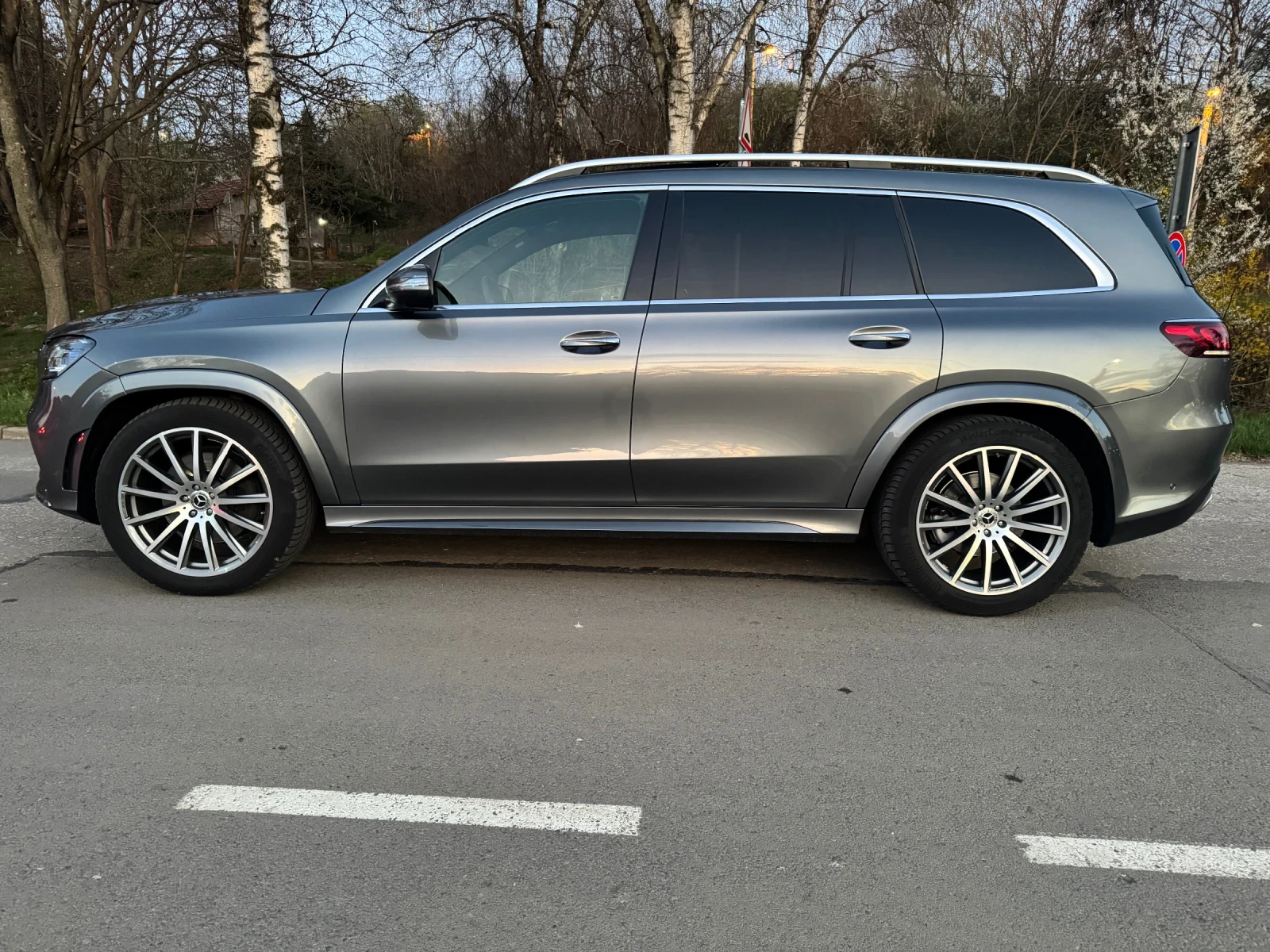 Mercedes-Benz GLS580 4MATIC AMG Line   V8 / FULL / ЛИЗИНГ БЕЗ ДОХОДИ, снимка 3 - Автомобили и джипове - 54207758