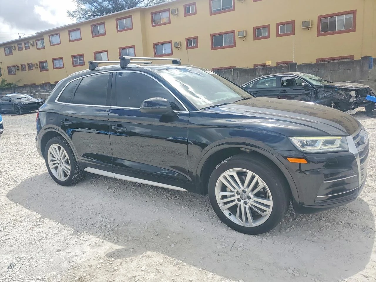 Audi Q5 2.0l Premium Plus, снимка 4 - Автомобили и джипове - 54270166