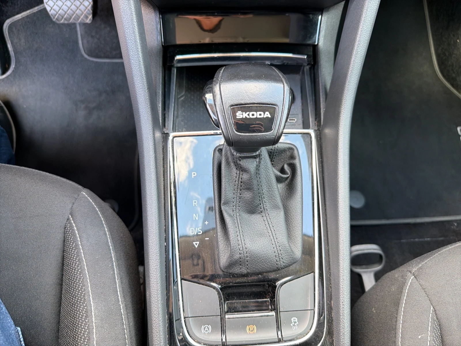 Skoda Karoq 2.0TDI 116 к.с. DSG-7, снимка 15 - Автомобили и джипове - 54413202
