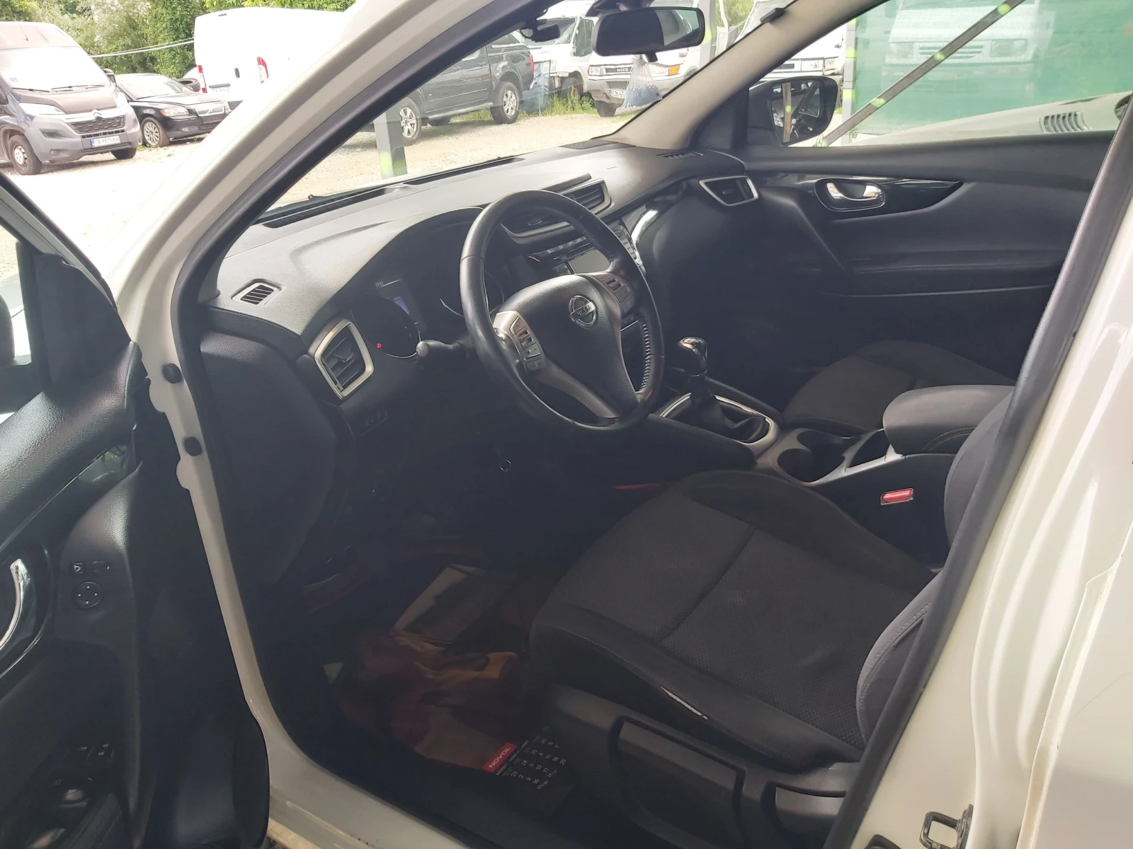 Nissan Qashqai 1.5 dci, снимка 5 - Автомобили и джипове - 54702603