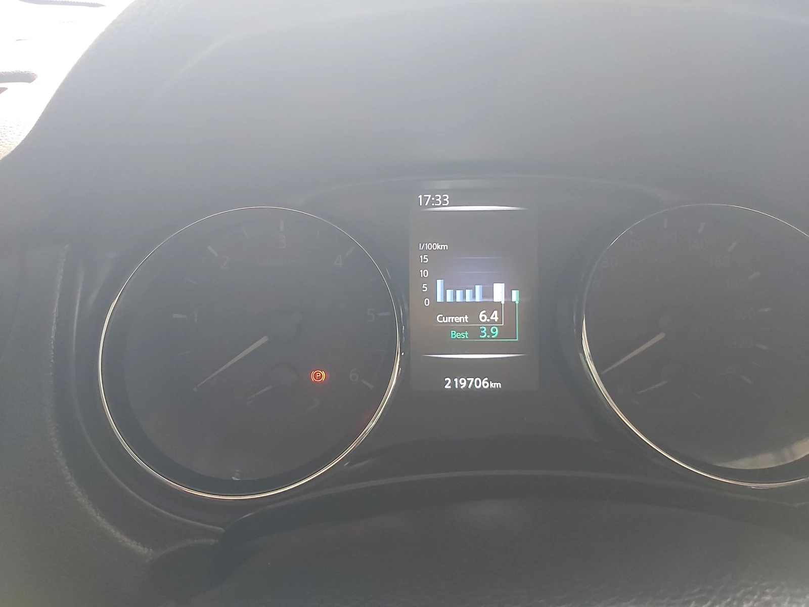 Nissan Qashqai 1.5 dci, снимка 10 - Автомобили и джипове - 54702603
