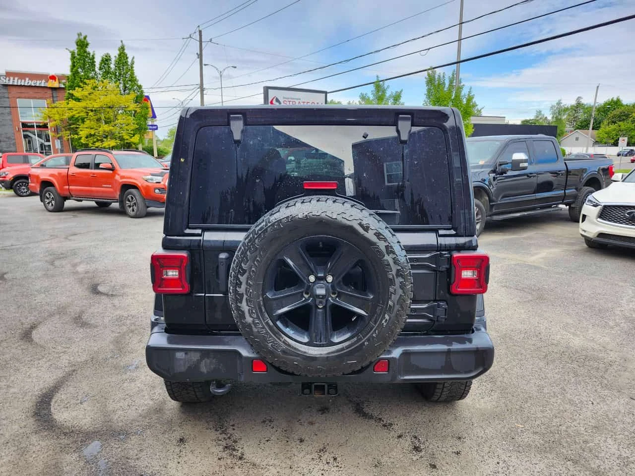 Jeep Wrangler Unlimited Sahara Altitude /CARFAX/ФИНАНСИРАНЕ, снимка 4 - Автомобили и джипове - 54719608