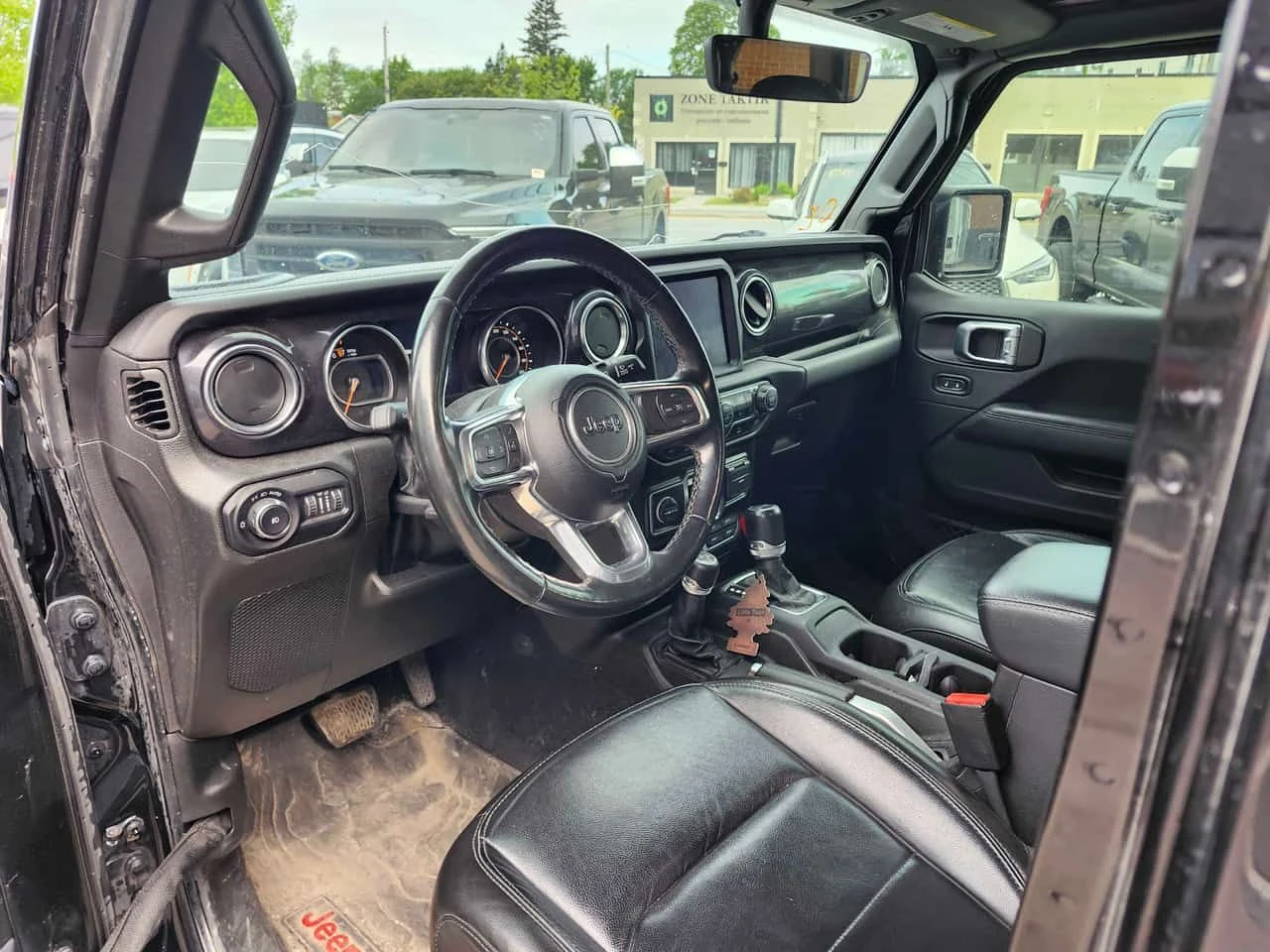 Jeep Wrangler Unlimited Sahara Altitude /CARFAX/ФИНАНСИРАНЕ, снимка 5 - Автомобили и джипове - 54719608