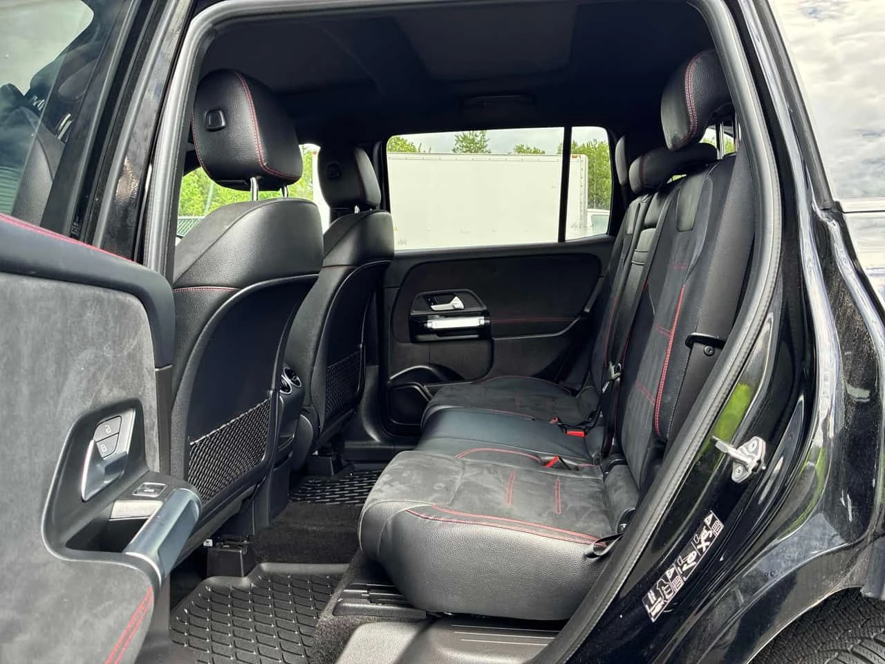 Mercedes-Benz GLB 250 ПОДГРЕВИ * ПАНО * KEYLESS, снимка 9 - Автомобили и джипове - 55045242