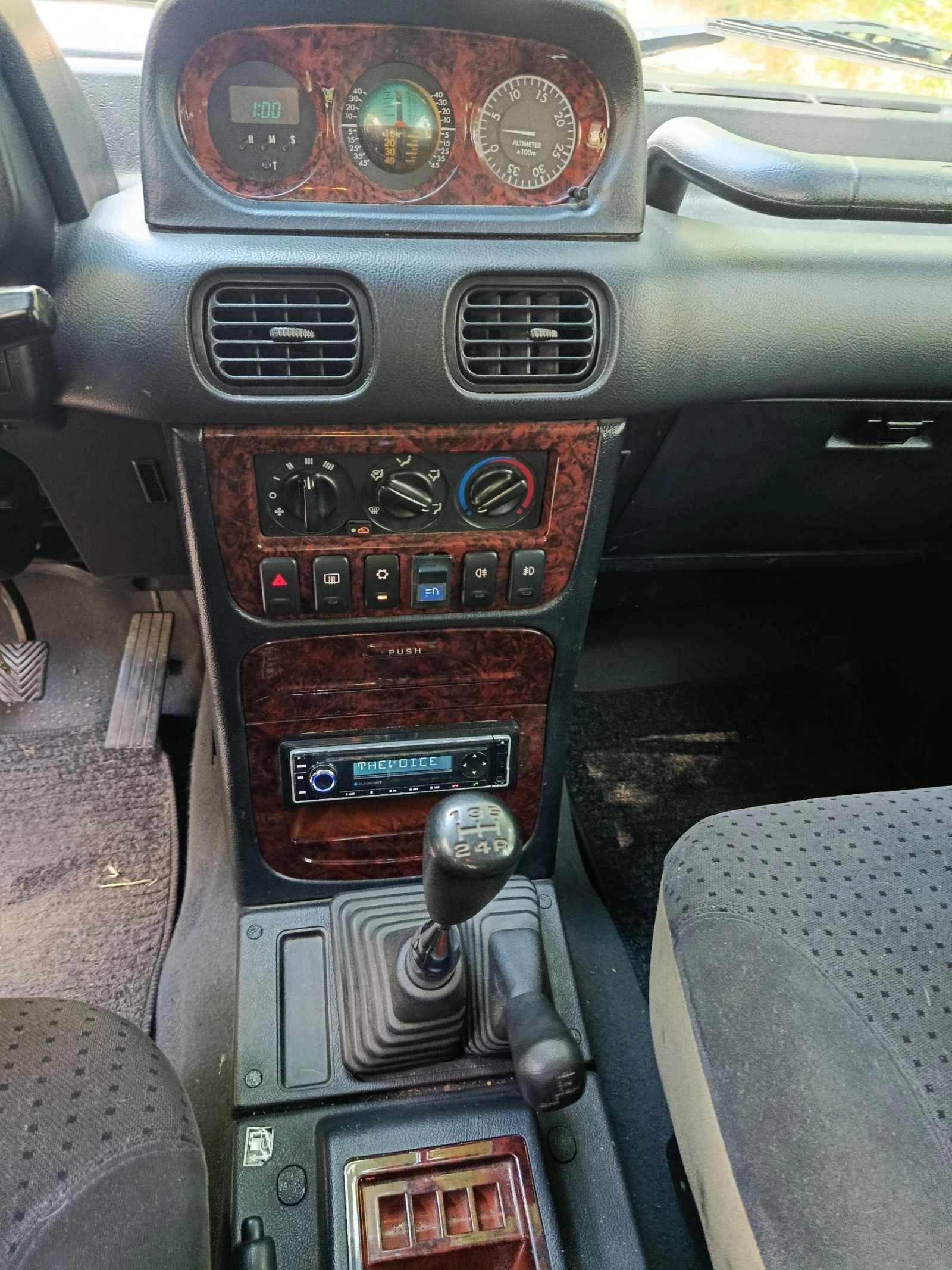 Hyundai Galloper 2.5дизел КЛИМА реални КМ , снимка 9 - Автомобили и джипове - 55414359