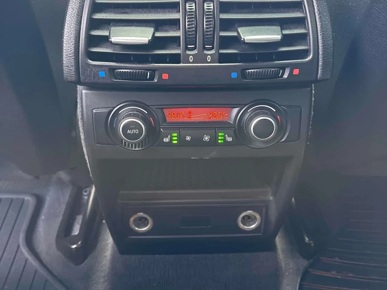 BMW X6 * 35i * АВТОКРЕДИТ БЕЗ ПЪРВОНАЧАЛНА ВНОСКА* , снимка 17 - Автомобили и джипове - 55794361