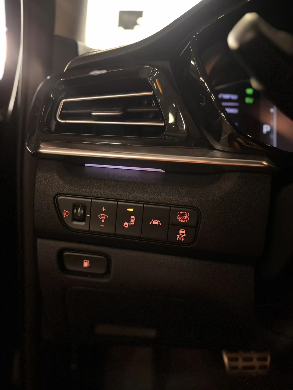 Kia Niro, снимка 8 - Автомобили и джипове - 56234752