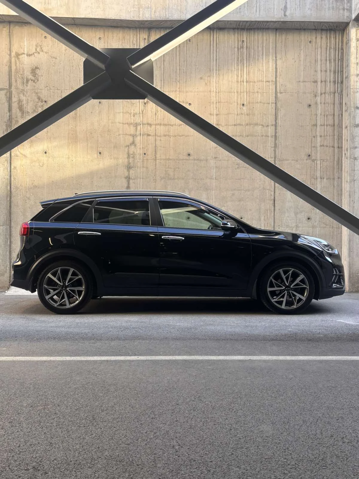 Kia Niro, снимка 6 - Автомобили и джипове - 56234752