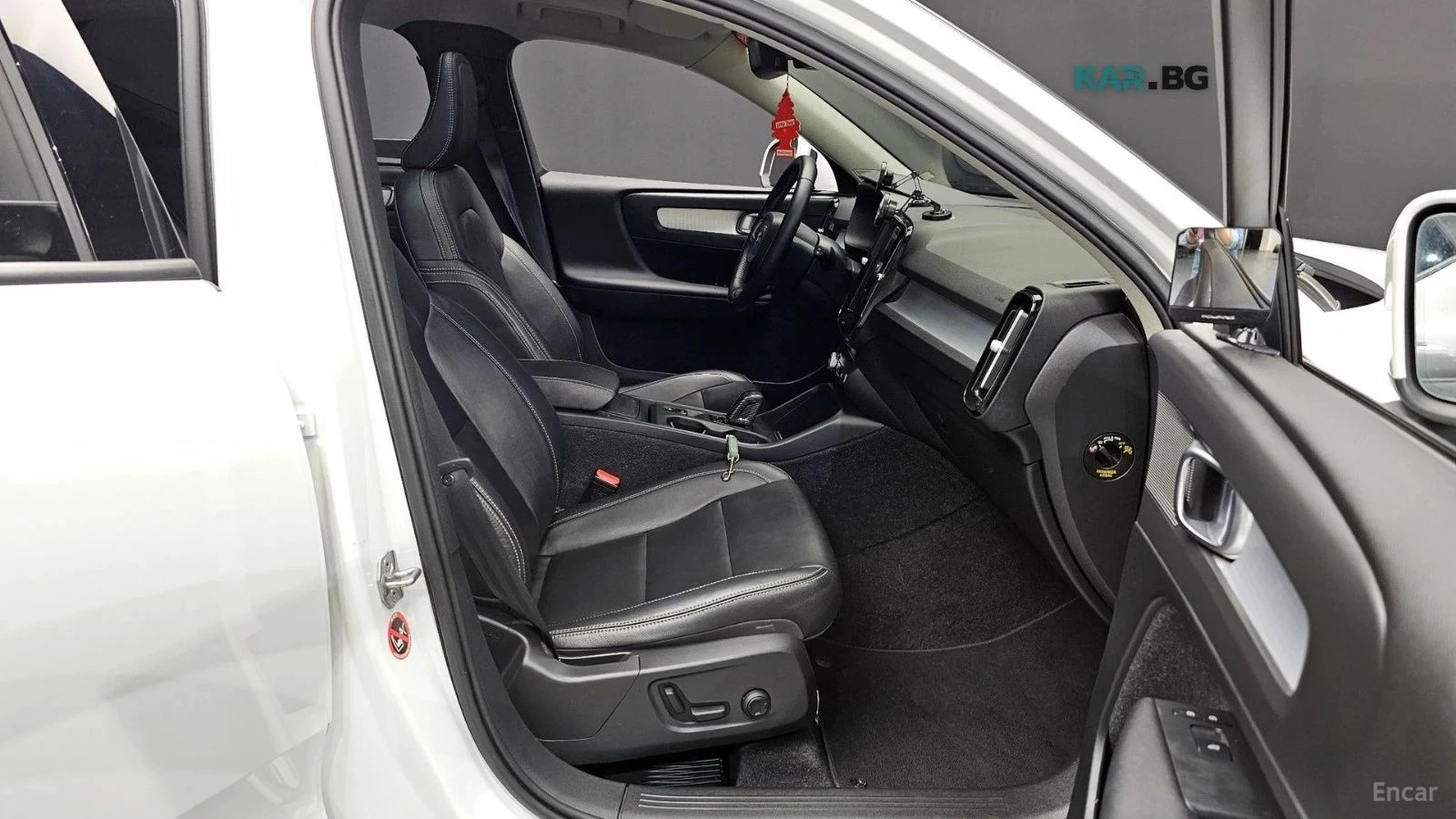 Volvo XC40, снимка 11 - Автомобили и джипове - 56736713