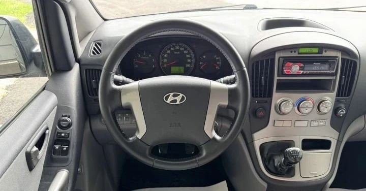 Hyundai H1 2.5d 7+ 1 , снимка 4 - Бусове и автобуси - 54444780