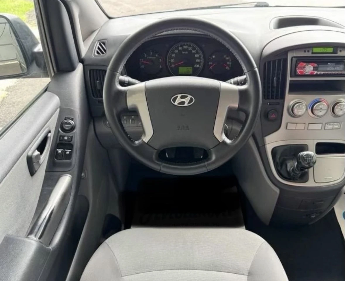 Hyundai H1 2.5d 7+ 1 , снимка 2 - Бусове и автобуси - 54444780