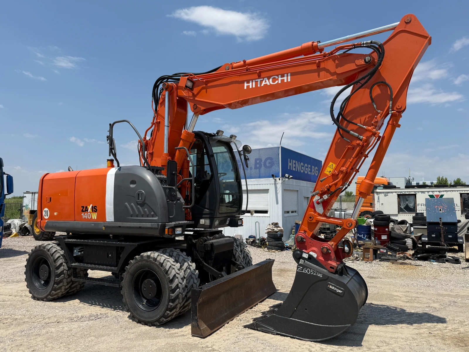 Багер Hitachi ZX 140 W-3, снимка 16 - Индустриална техника - 55069761
