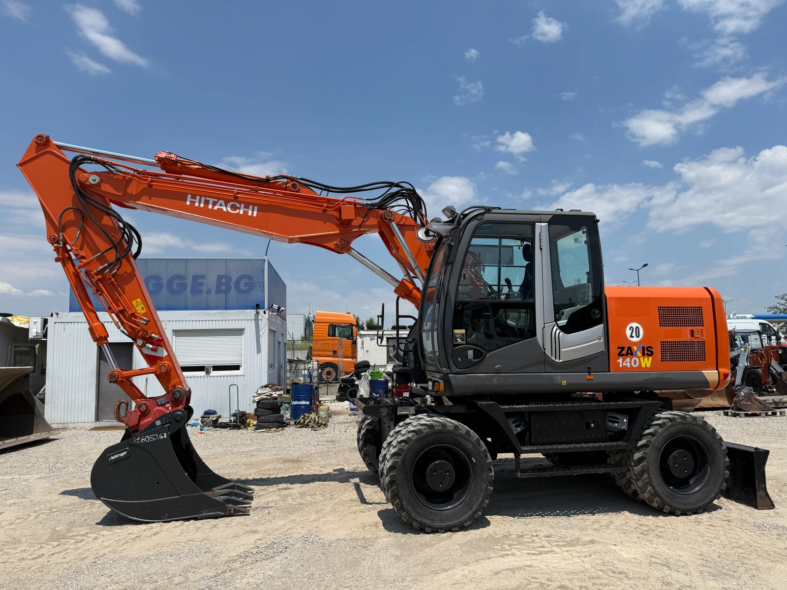 Багер Hitachi ZX 140 W-3, снимка 2 - Индустриална техника - 55069761