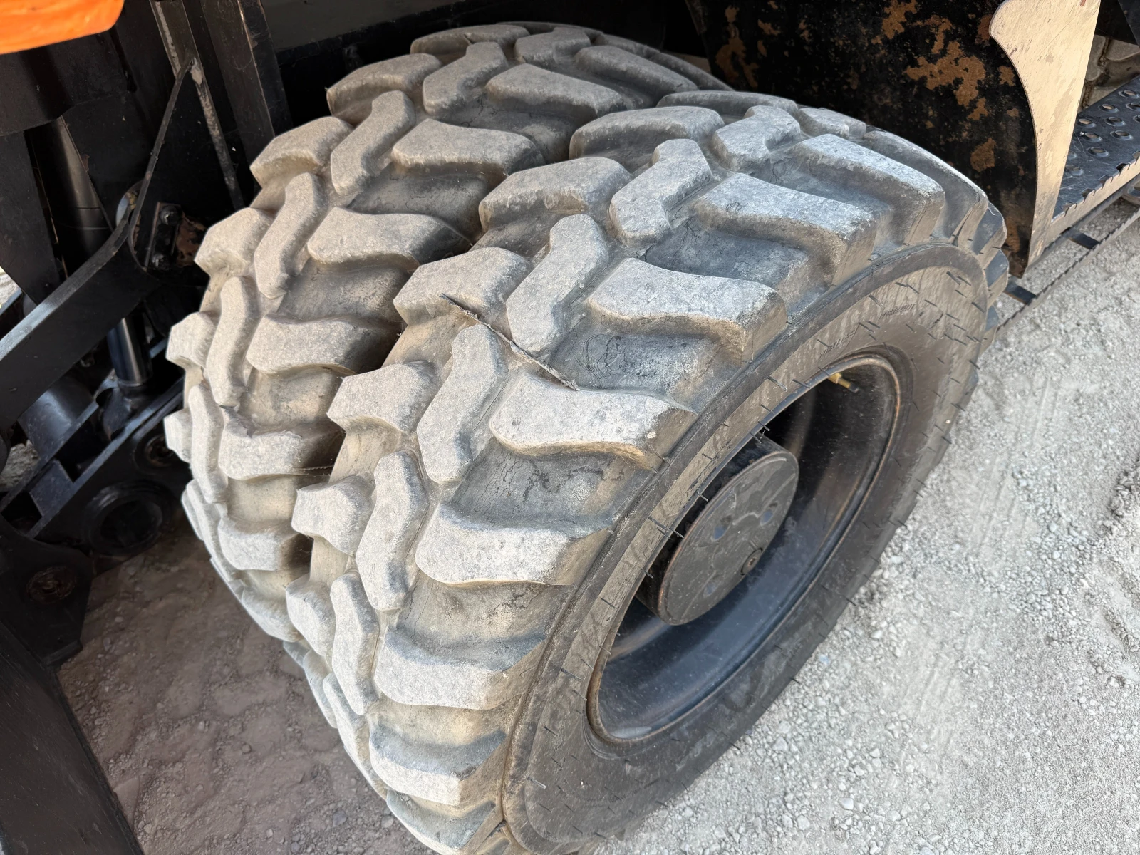 Багер Hitachi ZX 140 W-3, снимка 9 - Индустриална техника - 55069761