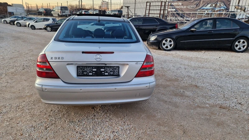 Mercedes-Benz E 320 Avangade benzin , снимка 7 - Автомобили и джипове - 48603805