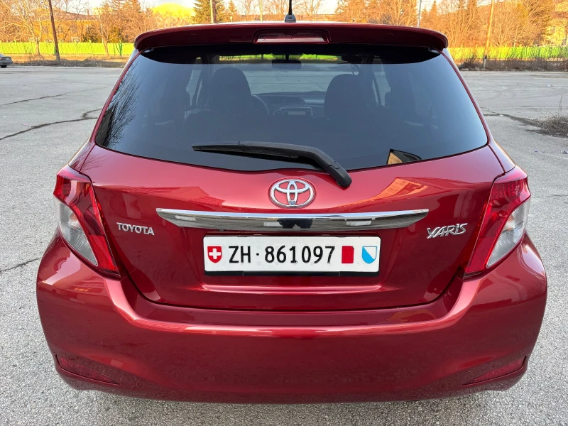 Toyota Yaris 1.3i AUTOMATIC , снимка 5 - Автомобили и джипове - 49365209