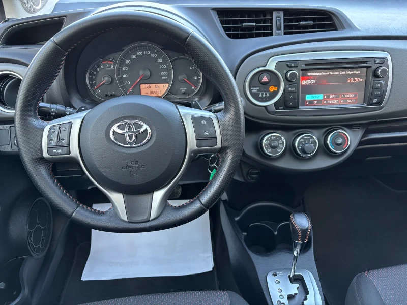 Toyota Yaris 1.3i AUTOMATIC , снимка 13 - Автомобили и джипове - 49365209