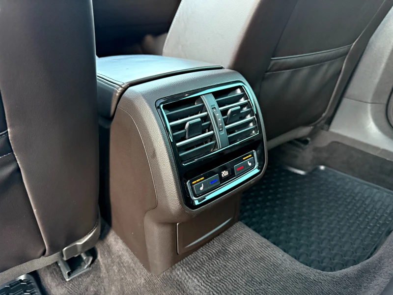 VW Passat VIRTUAL COCKPIT LED PANO KEYLESS KAMERA DISTRONIC, снимка 9 - Автомобили и джипове - 51363613