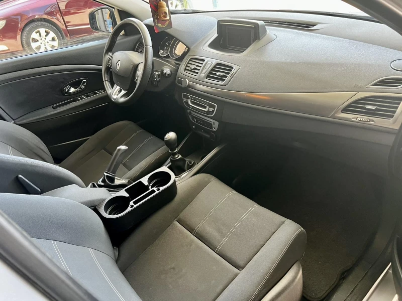 Renault Megane 1500, снимка 9 - Автомобили и джипове - 51543263