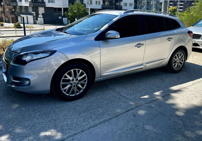 Renault Megane 1500, снимка 4 - Автомобили и джипове - 51543263