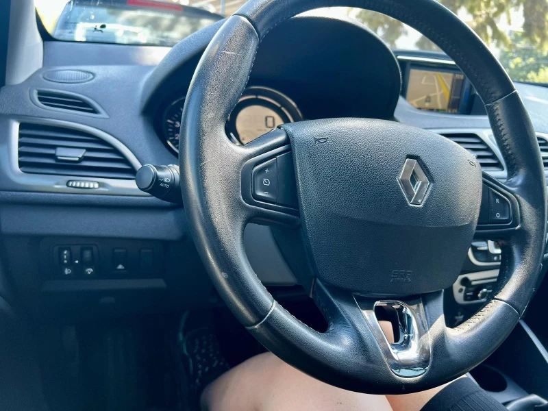 Renault Megane 1500, снимка 14 - Автомобили и джипове - 51543263